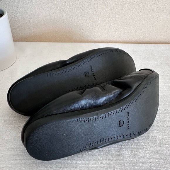 Cole Haan Black Leather Patent Cap Toe Stretch Ballet Flats Women’s 8.5B - Picture 12 of 12